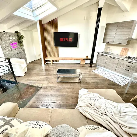 Bridge Apt. Garage - Netflix - Wifi Apartment Brescia